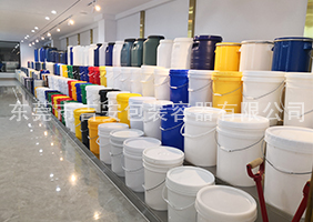 中国屄屄视频吉安容器一楼涂料桶、机油桶展区